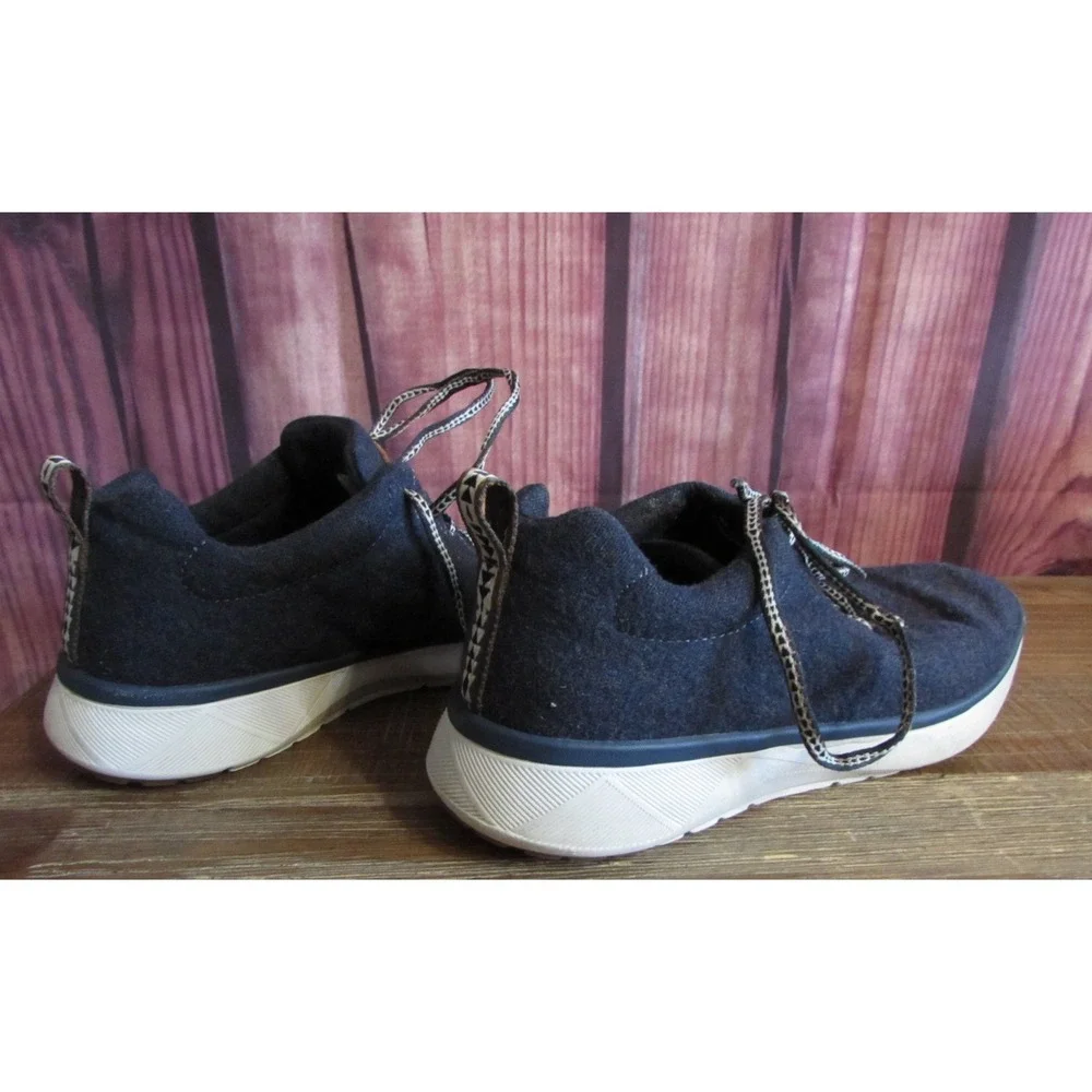 Pendleton Women's Wool Blend Sneakers Navy Blue Vibram Water Resistant Shoes 7
